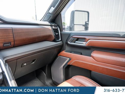 Used 2024 GMC Sierra 3500 Denali Ultimate AWD/4WD image 13
