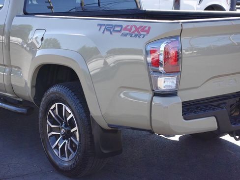 Used 2020 Toyota Tacoma TRD Sport image 9