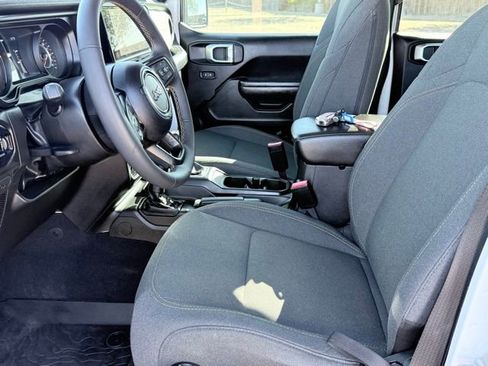 Used 2024 Jeep Wrangler Sport S image 16