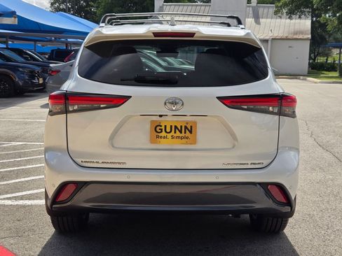 Used 2020 Toyota Highlander Limited AWD/4WD image 4