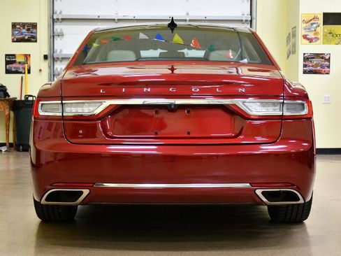 Used 2019 Lincoln Continental Select w/ Continental Climate Package image 12