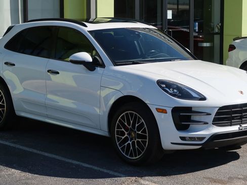 Used 2018 Porsche Macan Turbo image 5