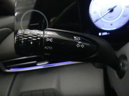 Used 2025 Hyundai Elantra SEL FWD image 21