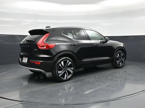 Used 2025 Volvo XC40 B5 Plus AWD/4WD image 26