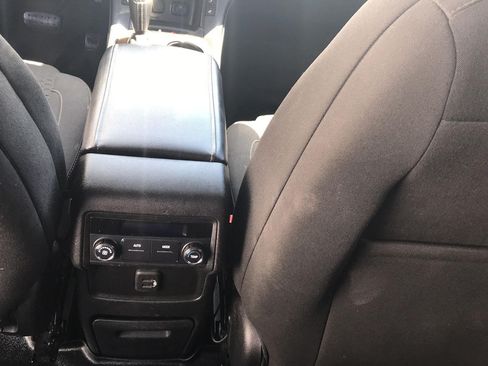 Used 2019 GMC Acadia SLE w/ GMC Pro Grade Package AWD/4WD image 16