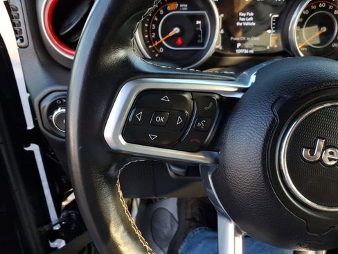 Used 2019 Jeep Wrangler Unlimited Sahara AWD/4WD image 22