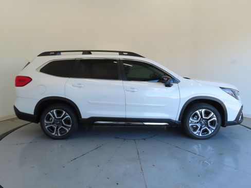 New 2026 Subaru Ascent Limited image 2