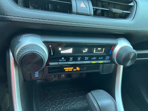 Used 2022 Toyota RAV4 LE FWD image 26