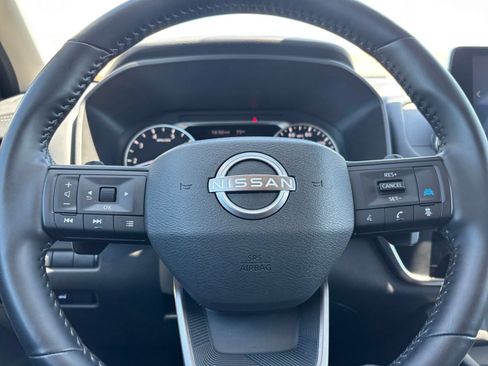 Used 2025 Nissan Rogue SV AWD/4WD image 30