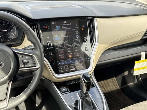 Used 2025 Subaru Outback Premium image 11