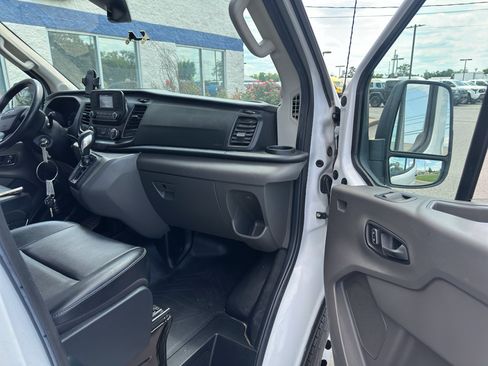 Used 2022 Ford Transit 350 DRW RWD image 10