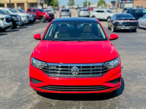 Used 2019 Volkswagen Jetta SE w/ Cold Weather Package FWD image 5