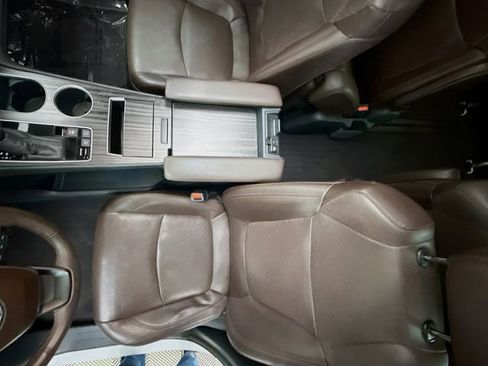 Used 2022 Toyota Sienna Platinum FWD image 23