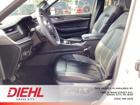 Used 2025 Jeep Grand Cherokee Limited w/ Black Appearance Package AWD/4WD image 20