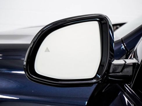 Used 2022 BMW X7 M50i w/ Dynamic Handling Package image 17