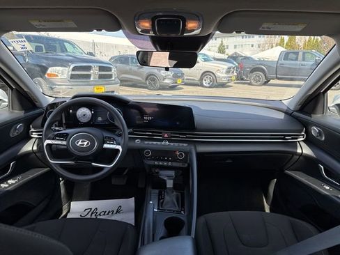 Used 2024 Hyundai Elantra SEL FWD image 17
