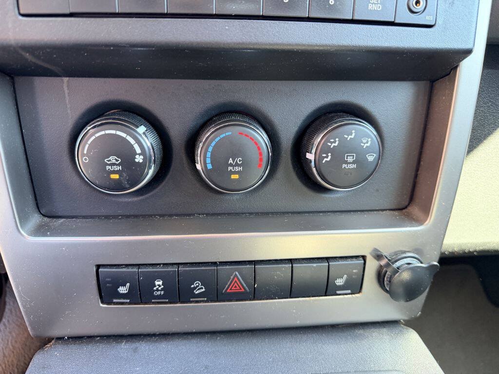 Used 2012 Jeep Liberty Sport AWD/4WD image 18