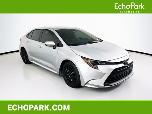 Used 2026 Toyota Corolla LE FWD image 1