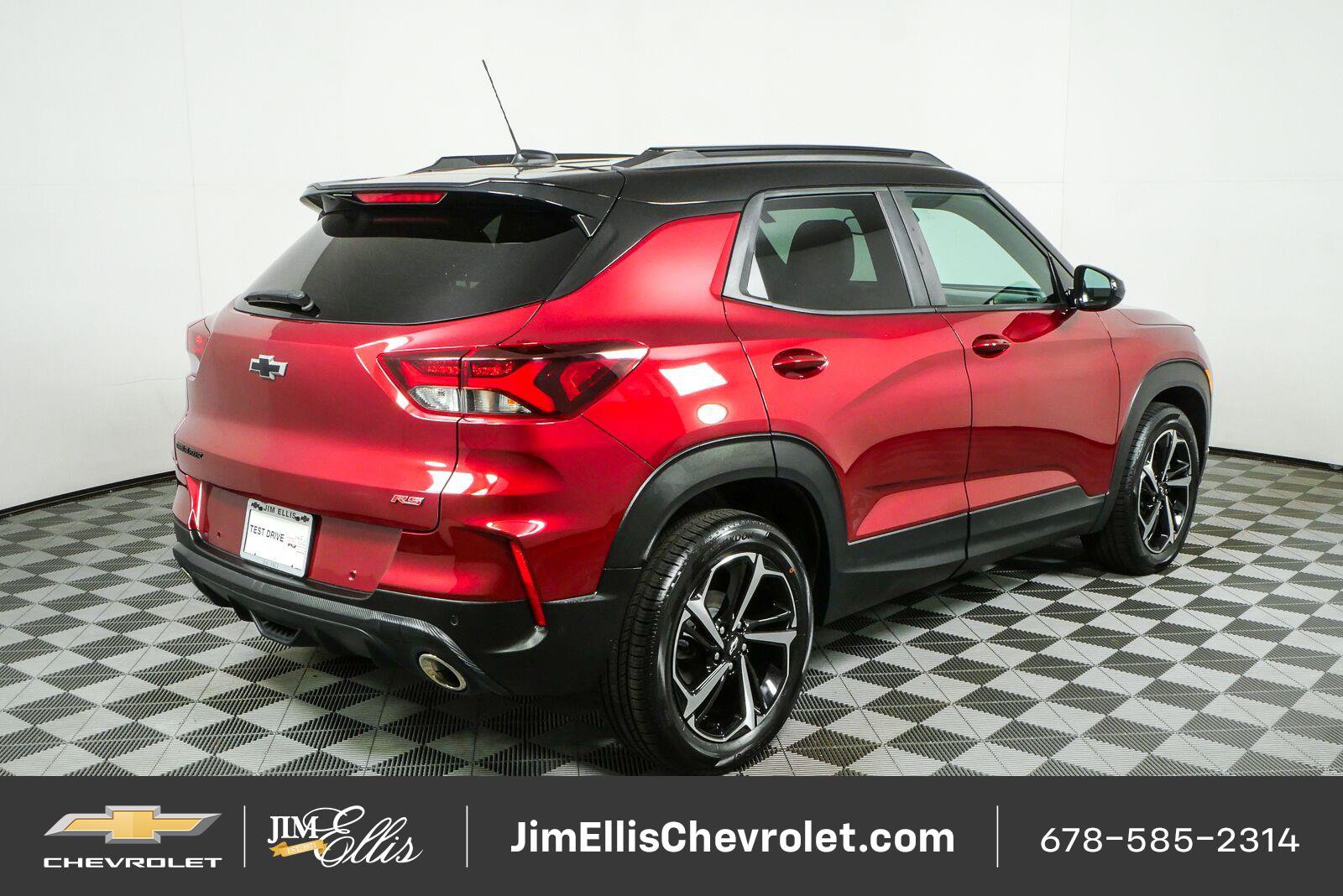Used 2022 Chevrolet TrailBlazer RS w/ Sun and Liftgate Package FWD image 3