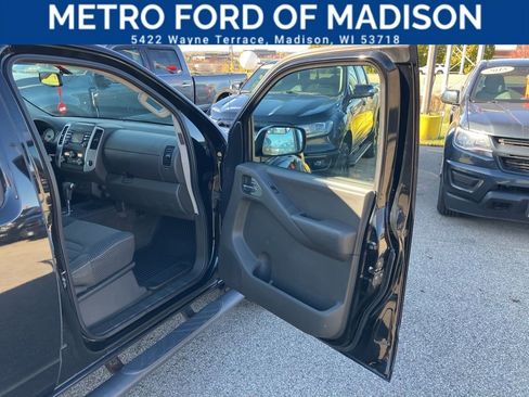 Used 2013 Nissan Frontier PRO-4X image 42