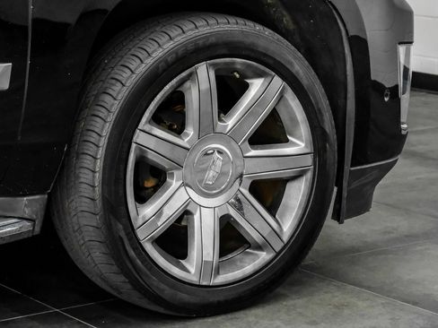Used 2020 Cadillac Escalade ESV Luxury RWD image 70