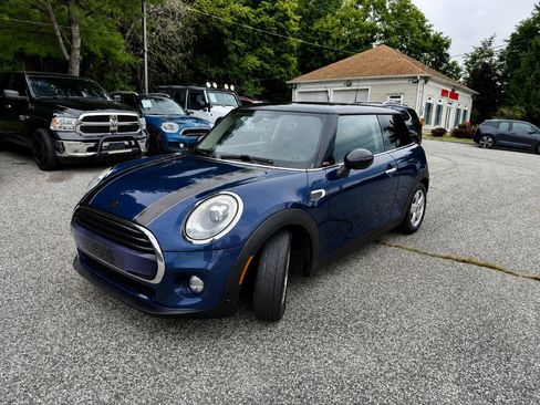 Used 2017 MINI Cooper 2-Door Hardtop FWD image 2