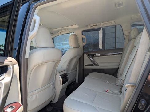 Used 2016 Lexus GX 460 w/ Premium Package AWD/4WD image 18