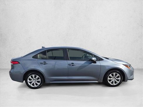 Used 2022 Toyota Corolla LE FWD image 4