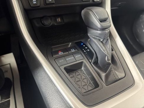 Used 2023 Toyota RAV4 XLE w/ Convenience Package FWD image 17
