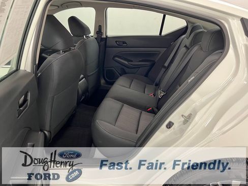 Used 2025 Nissan Altima 2.5 SV image 30