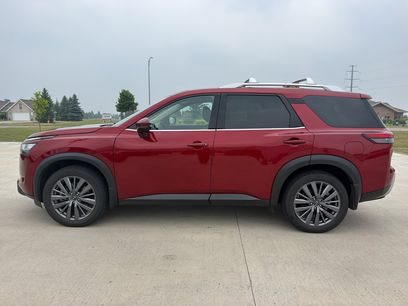 Used 2023 Nissan Pathfinder SL w/ SL Premium Package
