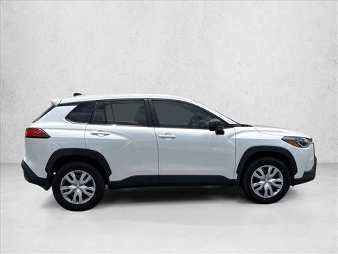 Certified 2022 Toyota Corolla Cross L FWD image 4
