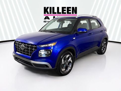 Used 2023 Hyundai Venue SEL FWD image 3