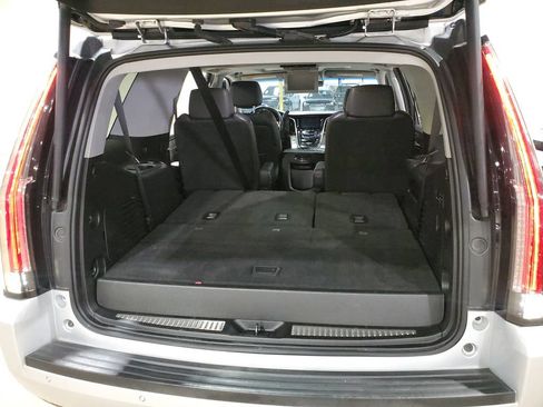 Used 2018 Cadillac Escalade Luxury RWD image 42