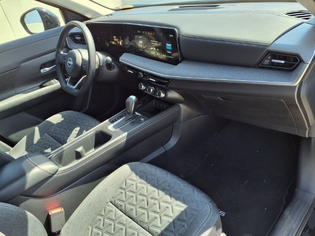 Certified 2025 Nissan Kicks SV AWD/4WD image 28
