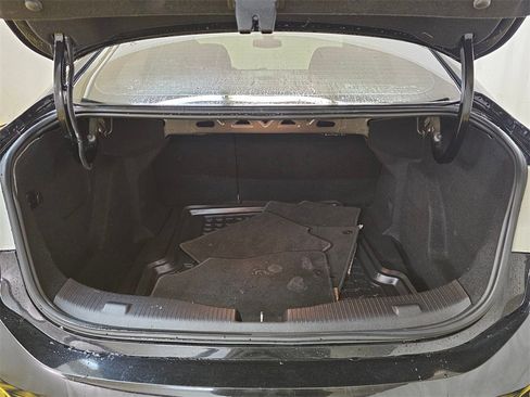 Used 2017 Chevrolet Cruze LT image 14