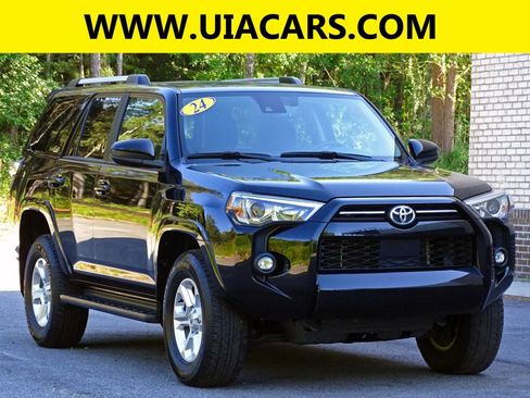 Used 2024 Toyota 4Runner SR5 AWD/4WD image 4