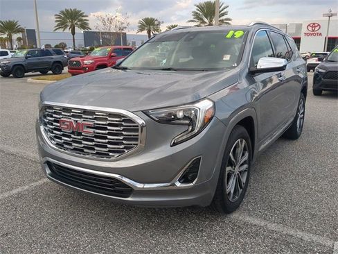 Used 2019 GMC Terrain Denali w/ Advanced Safety Package image 8