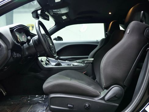 Used 2016 Dodge Challenger R/T image 29