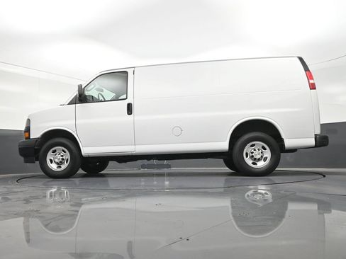 Used 2022 Chevrolet Express 2500 w/ Driver Convenience Package RWD image 25