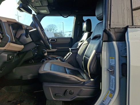 Used 2022 Ford Bronco Wildtrak image 10