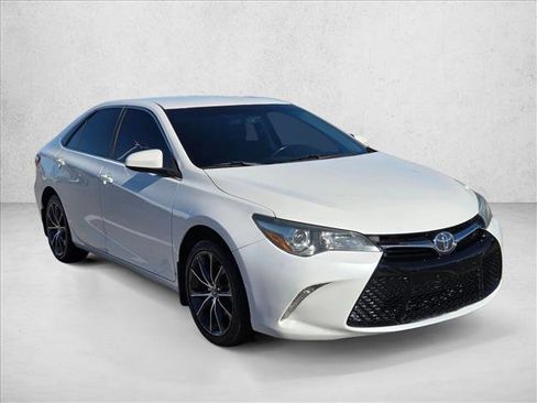 Used 2016 Toyota Camry XSE image 3