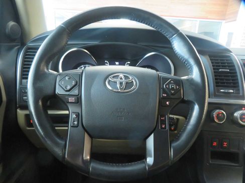 Used 2020 Toyota Sequoia Limited w/ Safety & Convenience Package AWD/4WD image 36