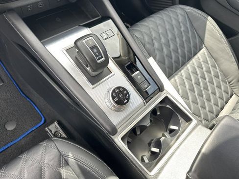 Used 2023 Mitsubishi Outlander SEL image 37