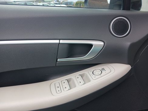 Used 2023 Hyundai Sonata SE w/ Cargo Package image 11