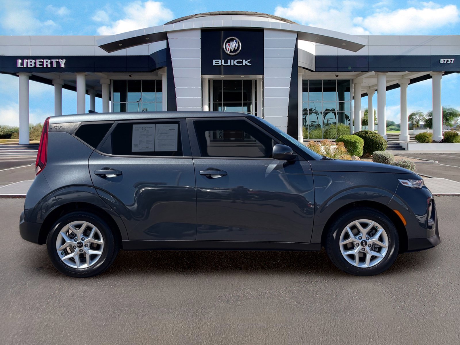 Used 2021 Kia Soul S FWD image 3
