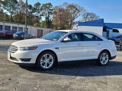 Used 2019 Ford Taurus SEL w/ Equipment Group 201A image 3