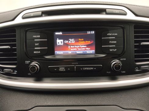 Used 2016 Kia Sorento LX w/ LX Convenience Package image 25