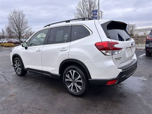 Used 2022 Subaru Forester Limited image 8