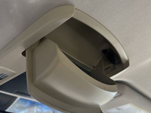 Used 2018 Toyota Camry LE image 21